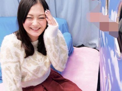 デカパイ可愛いカノジョが彼氏の目の前で寝取りSEX！