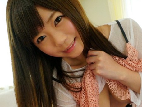 柔らかそうな美乳に、もう我慢できない！！