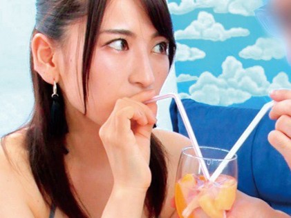 清楚系かわいらしいビキニお姉さんを口説いてえっち