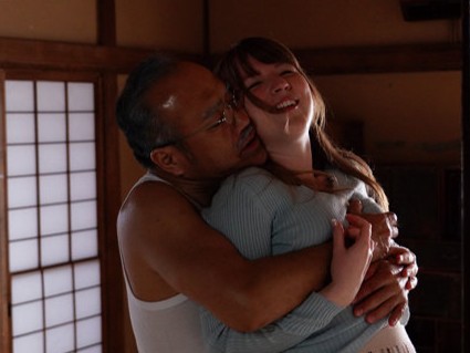 義父と背徳の展開に！禁断の関係とエッチな姿が、もう最高にエロい…！！