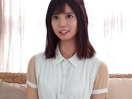 ハメ撮りで大胆に！細身ボディを揺らしながら、敏感に感じる姿がたまらない！！