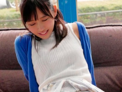 即ハメ開始で、抵抗しつつもオマ○コは濡れまくり！Hな質問に答えながら、デカチン即ハメのピストンで何度も絶頂！素人美女の素直な反応と、即ハメの緊張感が男の欲望を刺激しまくり！