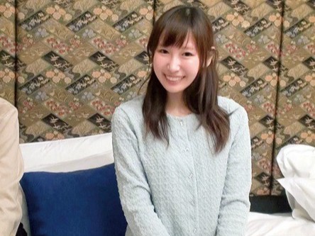 「ねぇ、気持ちいい？♡」ハメ撮りで大胆に！細身ボディを揺らしながら、敏感に感じる姿がたまらない！！