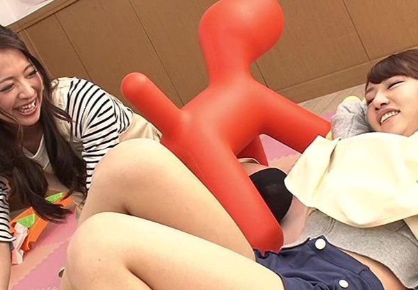 「いっぱい…いっぱい気持ちよくしてあげる…」美乳スレンダー可愛らしい女の子たちが男を骨抜きにする淫乱プレイ！！